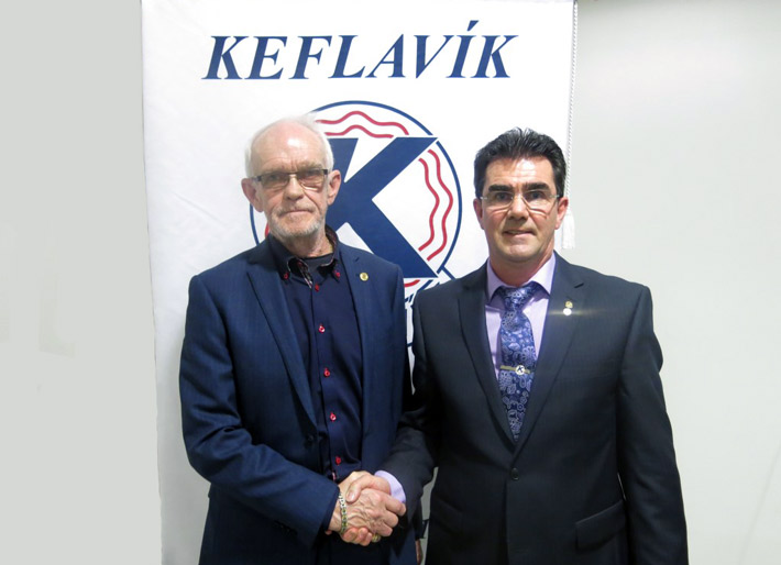 Kjartan Másson heiðraður með Gullheiðursmerki Keflavíkur